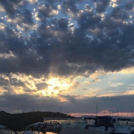 Maison Bord De Mer 식스포즈레스플라지스 외부 사진